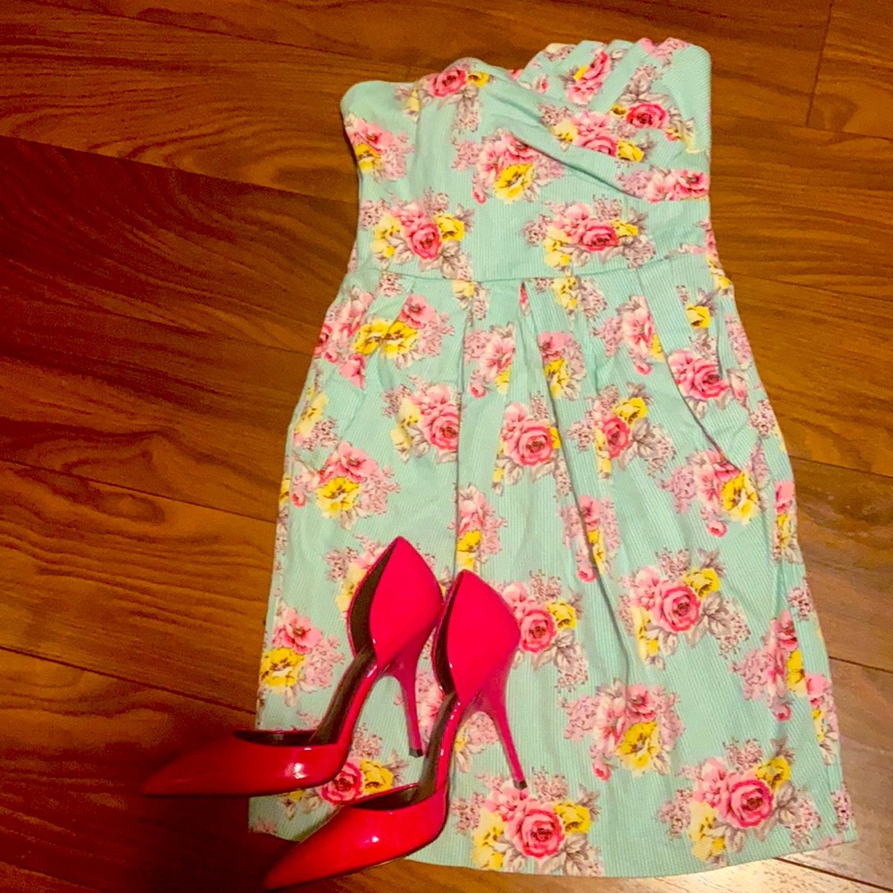 Floral strapless dress